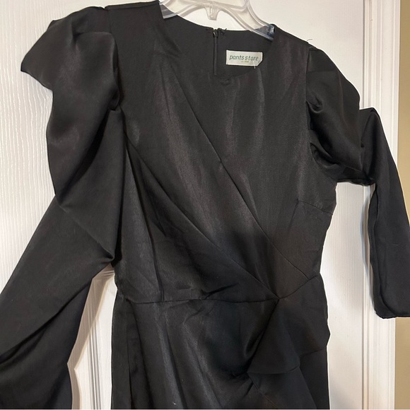 Elegant Black Mini Long sleeve Dress size Large NWT - Picture 2 of 9